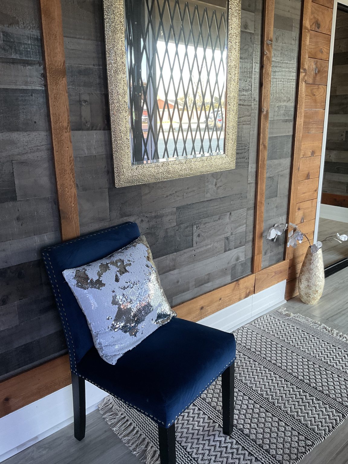 salon waiting area